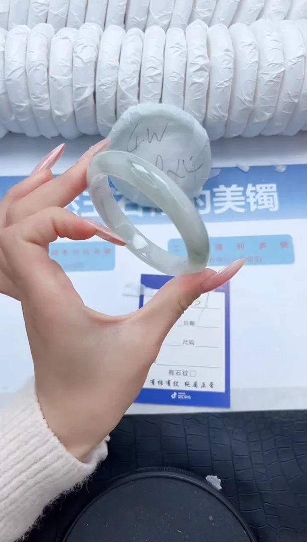 【闪购商品】石英质玉手镯未镶嵌337-58