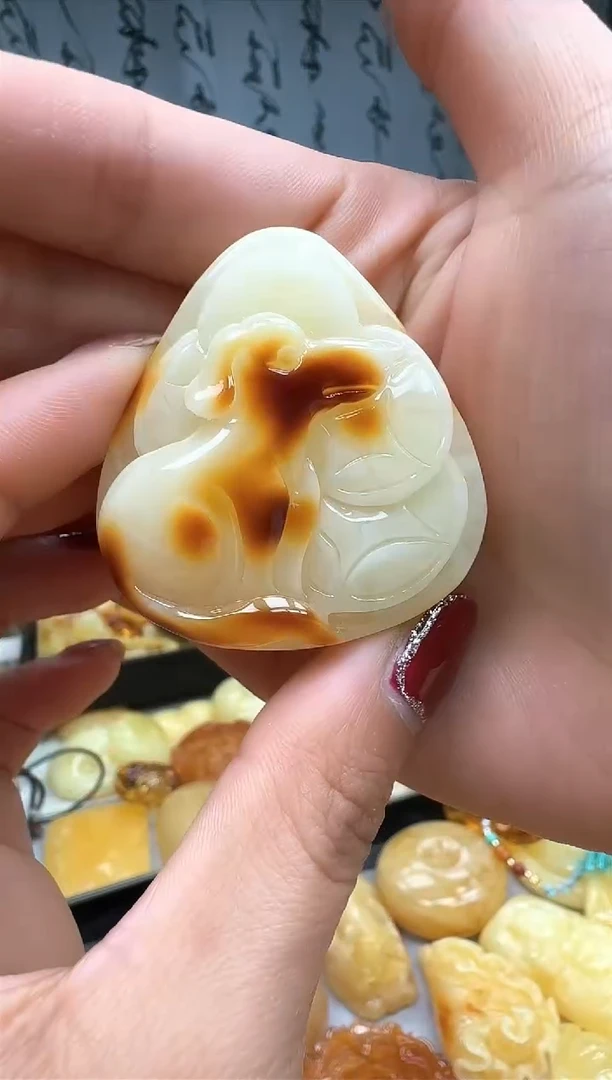 【闪购商品】琥珀裸石未镶嵌挂坠