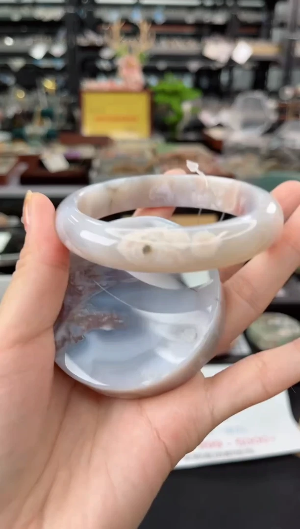 【闪购商品】石英质玉手镯未镶嵌63圈口（不退不换）1931079