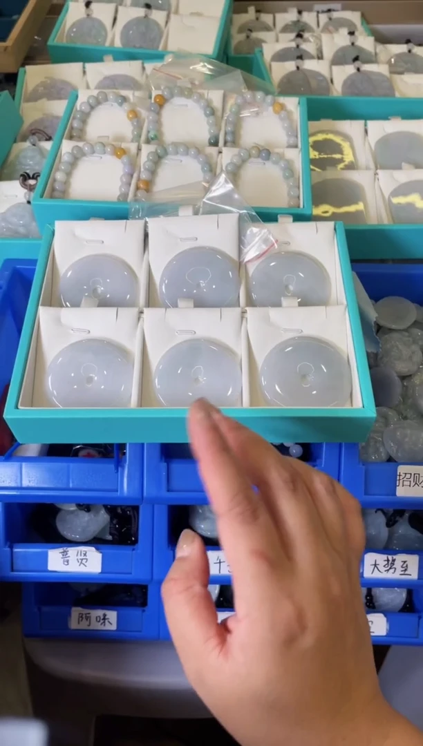 【闪购商品】翡翠颈饰未镶嵌天然缅甸A货翡翠多样性发一扣98