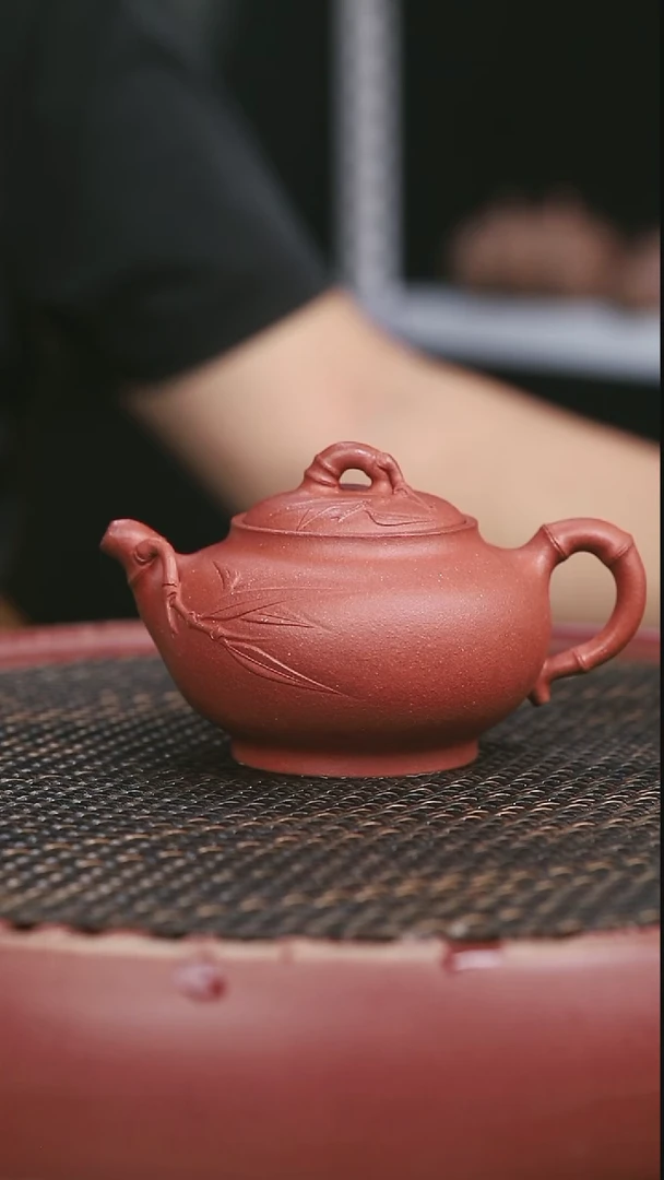 茶壶紫砂青**扬22号大红泥圆竹微瑕180CC