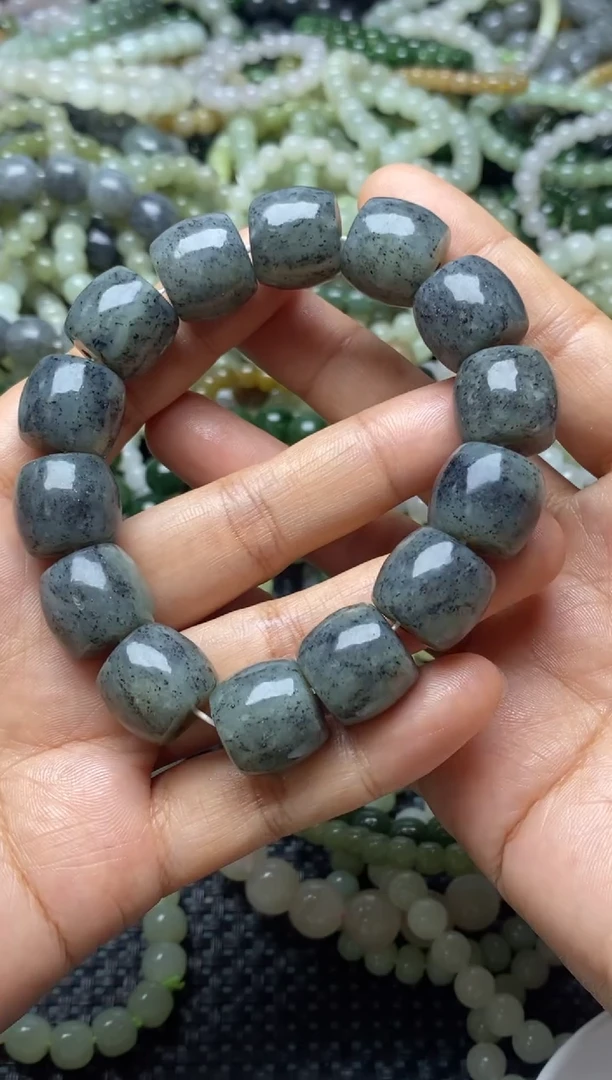 和田玉未镶嵌吊坠88