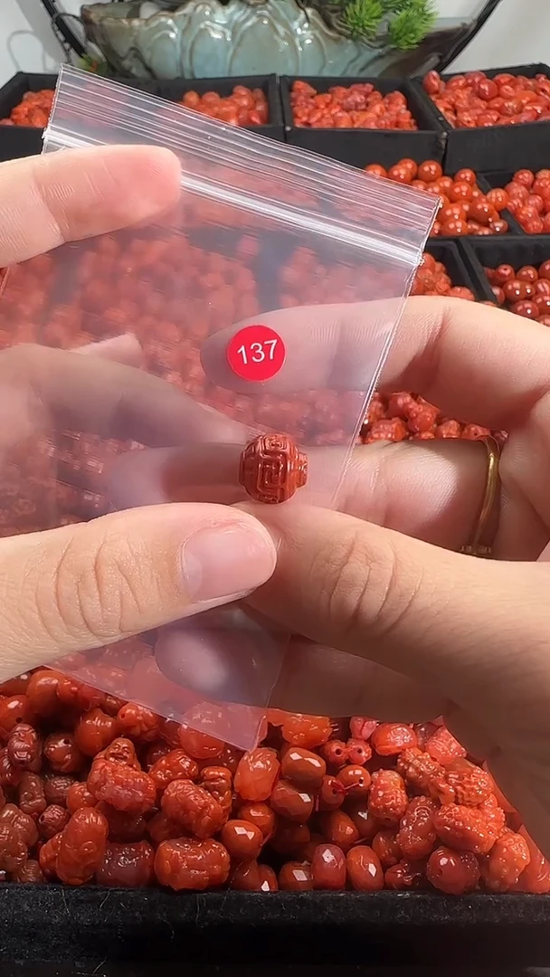 颈饰未镶嵌南红玛瑙1