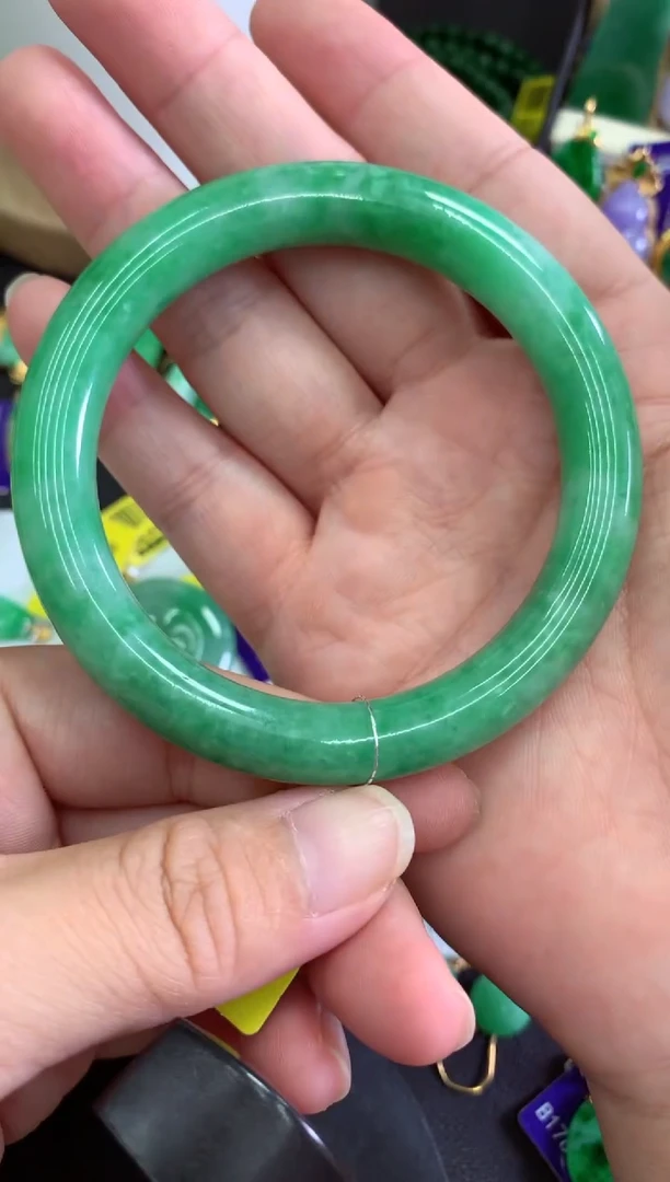 颈饰未镶嵌翡翠挂件