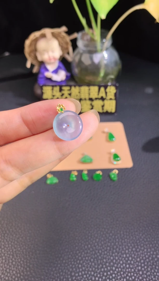 颈饰18K金镶嵌翡翠源头工厂天然翡翠A货，福利价