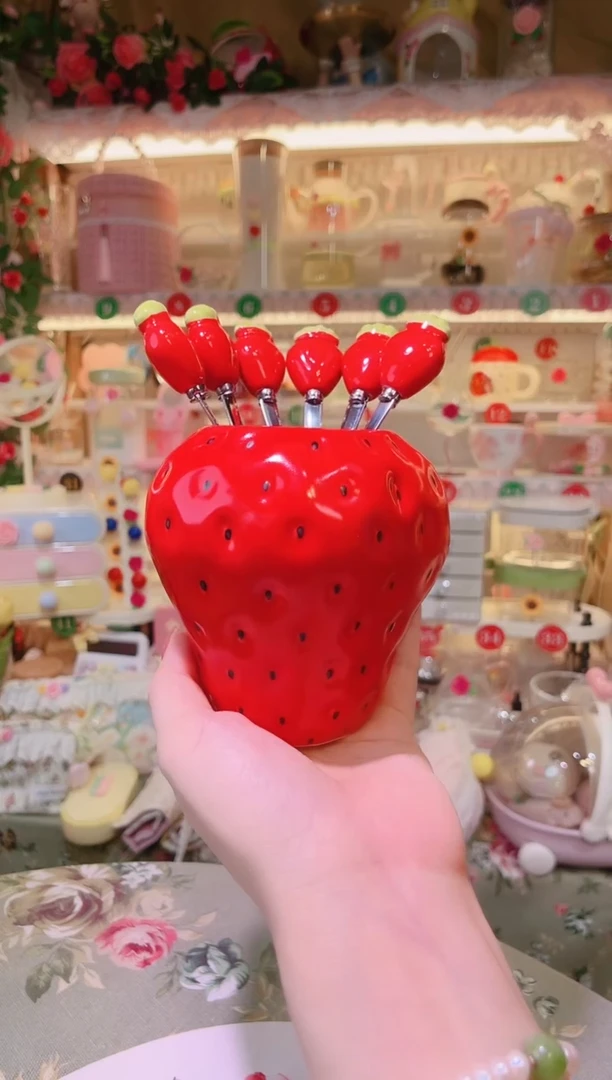 红色草莓水果叉——手工制作品质好！