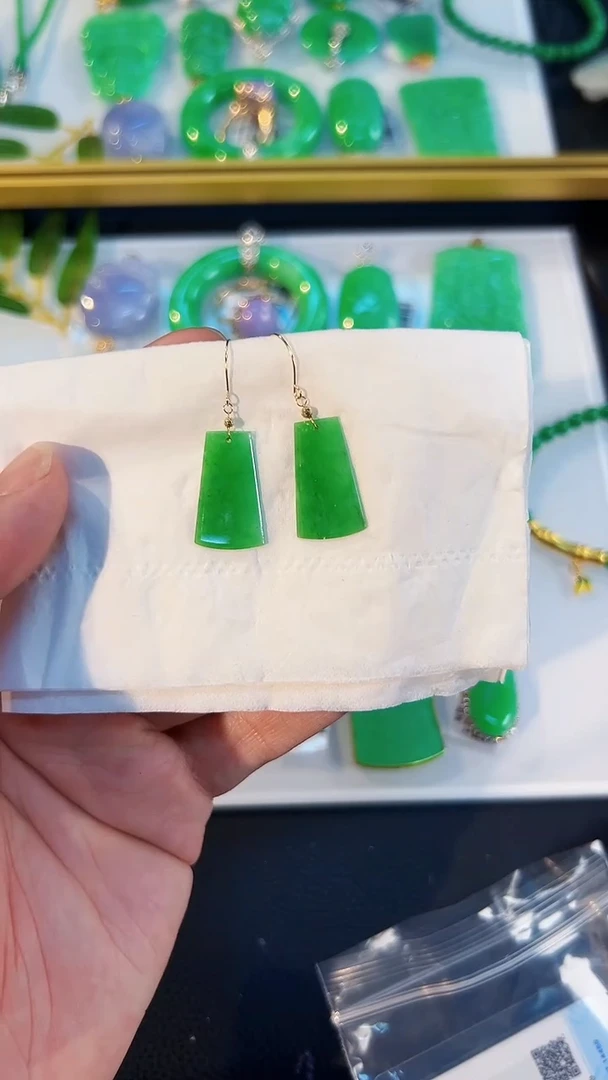 翡翠18K金镶嵌耳饰缅料A货/支持复检/一对