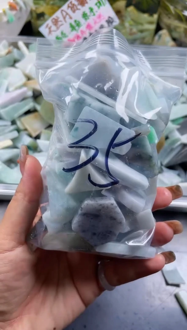 配石翡翠天然翡翠中号500克35