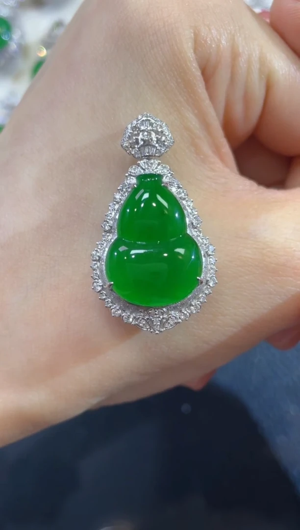 吊坠(不含链)18K金镶嵌翡翠团购5