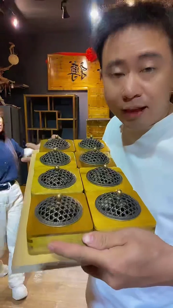 木金丝楠木制品香炉一个