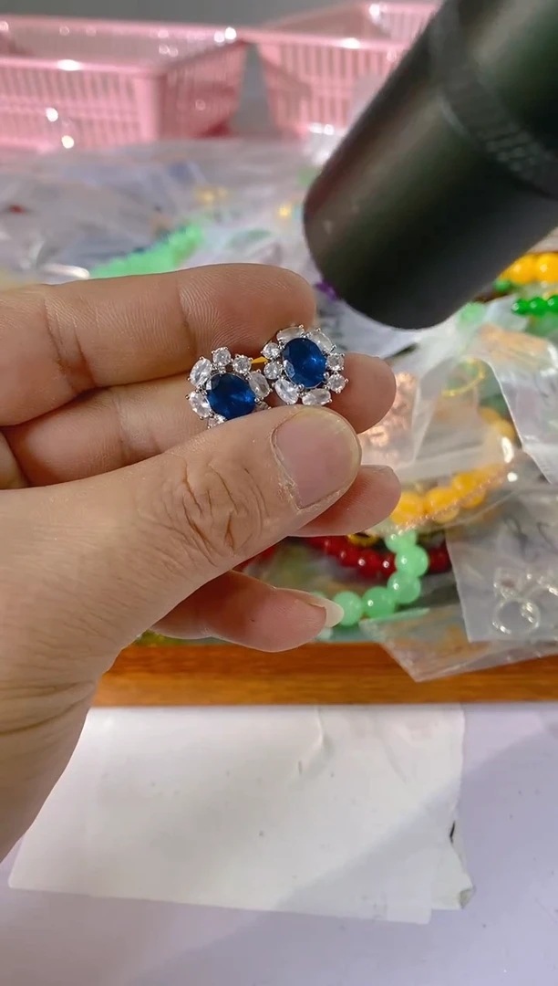 【闪购商品】水晶颈饰银S925镶嵌772红宝，蓝宝，多样性发一件赠链