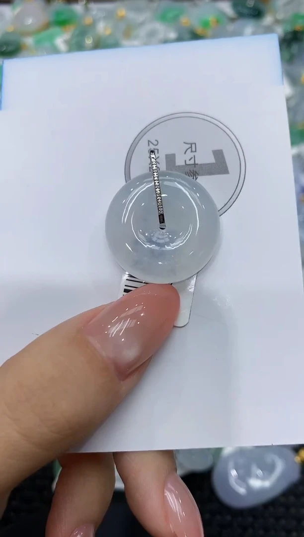 颈饰18K金镶嵌翡翠111111111111