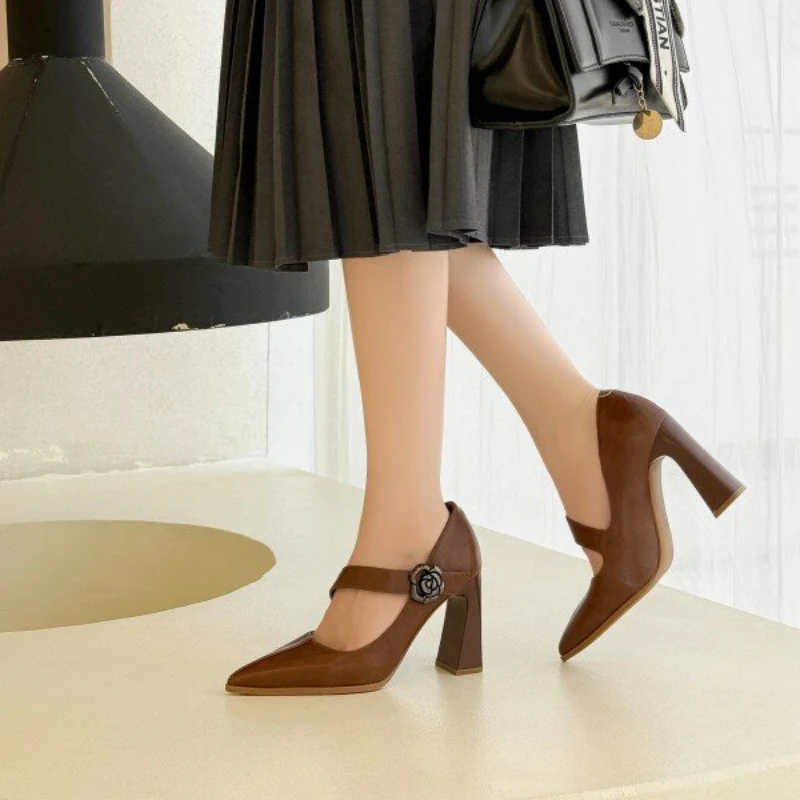【8公分】2025尖头百搭粗跟单鞋斜搭扣早秋浅口舒适通勤