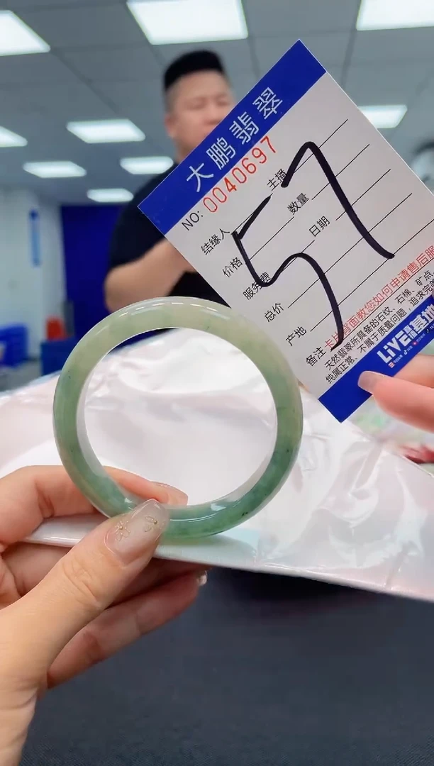 【闪购商品】翡翠手镯未镶嵌AAAAAAAAAA