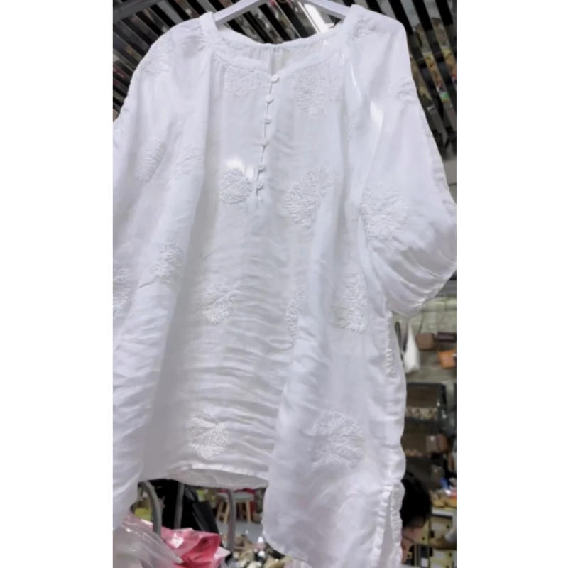 早秋新款女装时尚减龄别致圆领复古刺绣休闲洋气宽松文艺百搭上衣