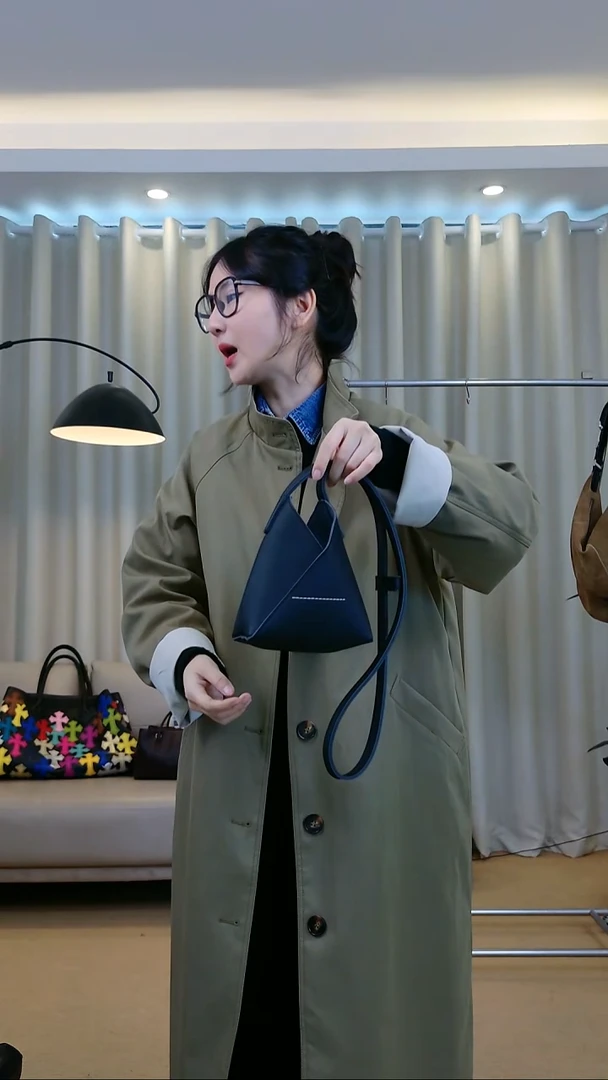 小牛皮（革）小方包