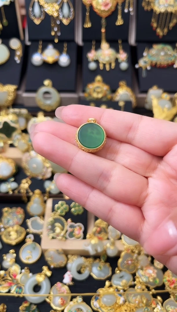 合金颈饰玛瑙/玉髓花丝镂空绿香囊吊坠