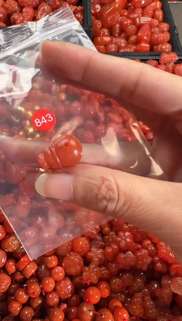【闪购商品】南红玛瑙颈饰未镶嵌1