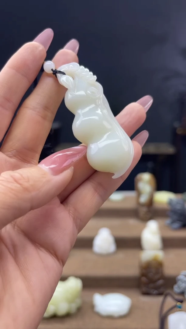 颈饰未镶嵌和田玉1