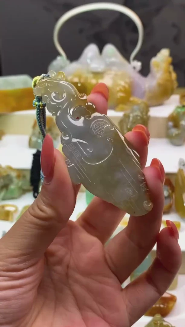 颈饰未镶嵌翡翠翡翠黄翡凤牌
