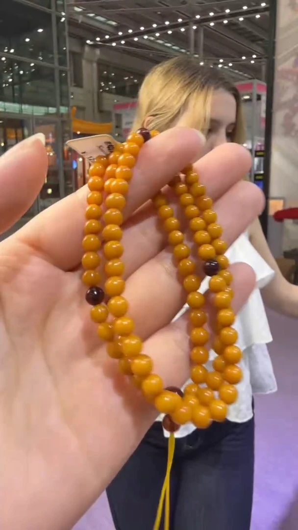 琥珀颈饰未镶嵌25秒拍号 假一罚三