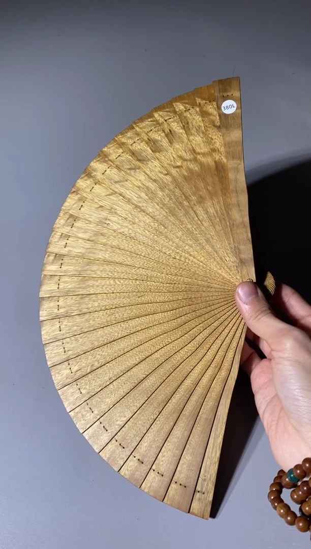【闪购商品】金丝楠木雕380号18cm金丝楠木小叶桢楠扇子