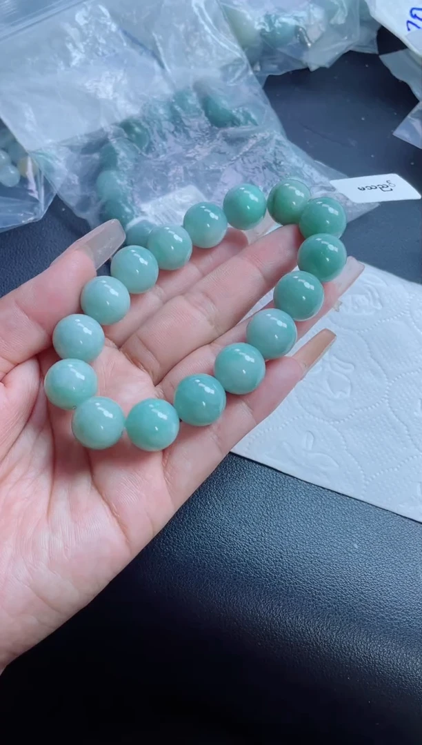 定制翡翠未镶嵌珠串