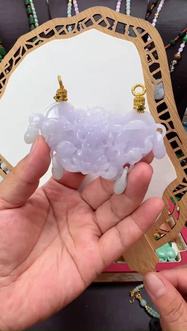 颈饰未镶嵌翡翠吊坠