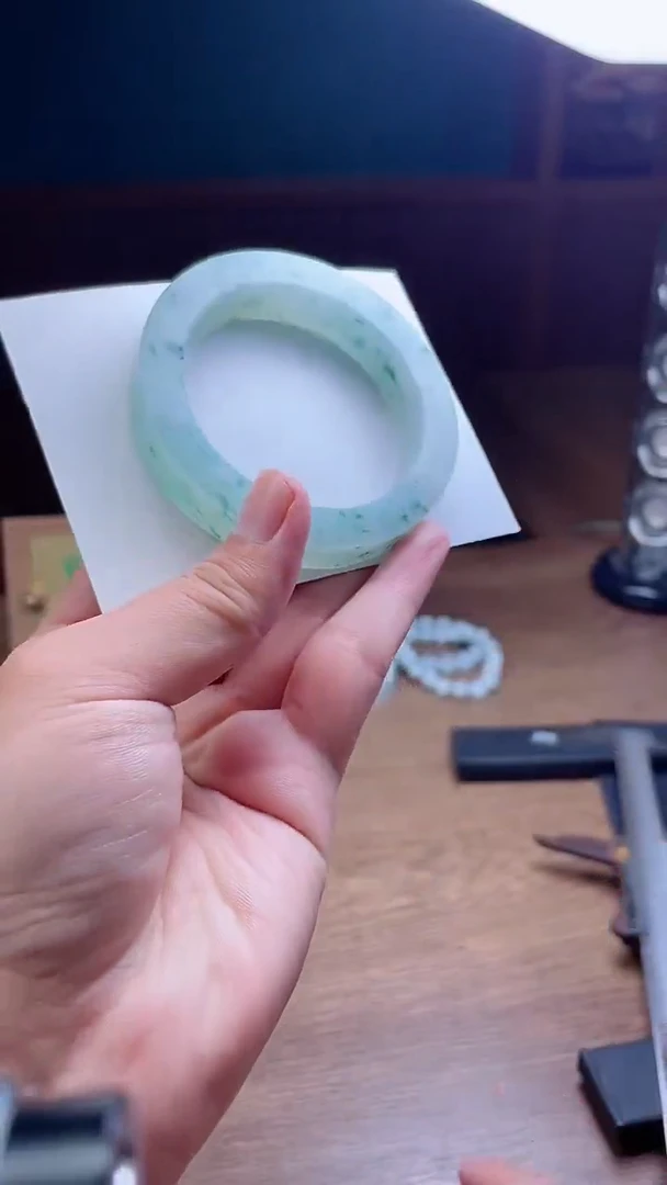 未镶嵌手镯定制翡翠浅*垚定制