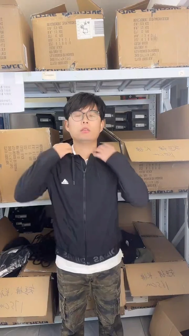 断码孤品清仓   编号81  尺码M 165