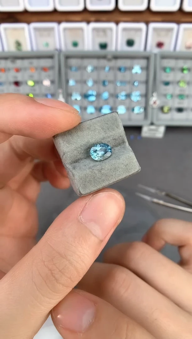 【闪购商品】定制海蓝宝石裸石未镶嵌1.29ct