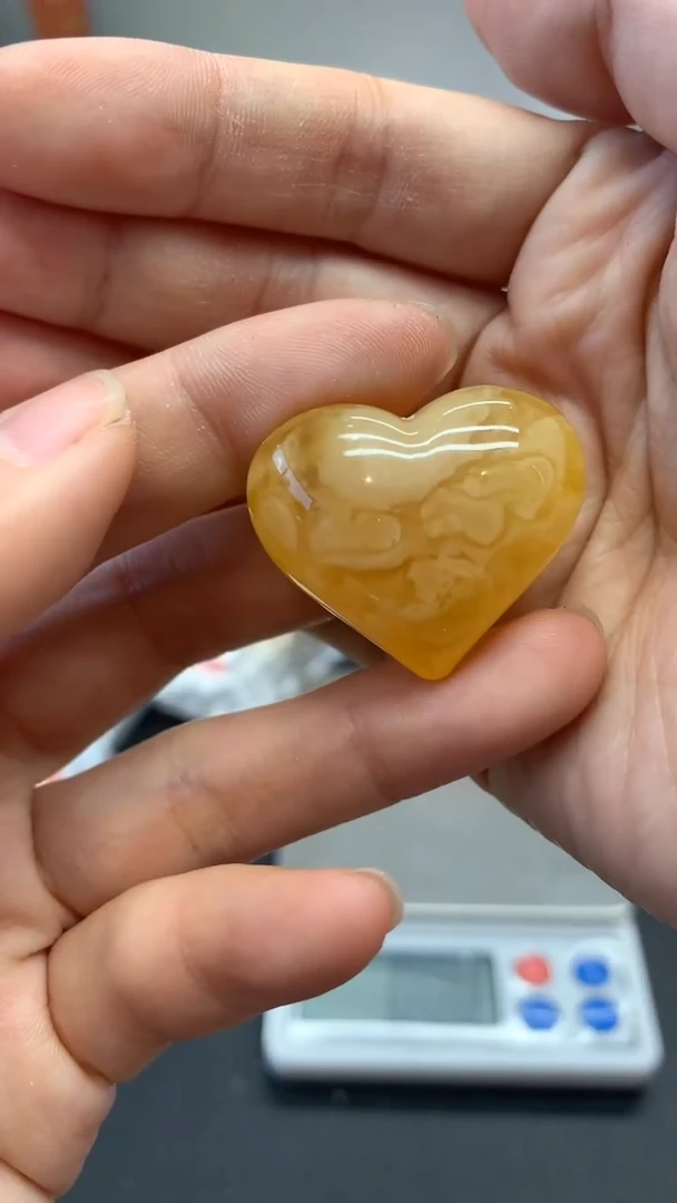 未镶嵌琥珀珠宝奇石2401