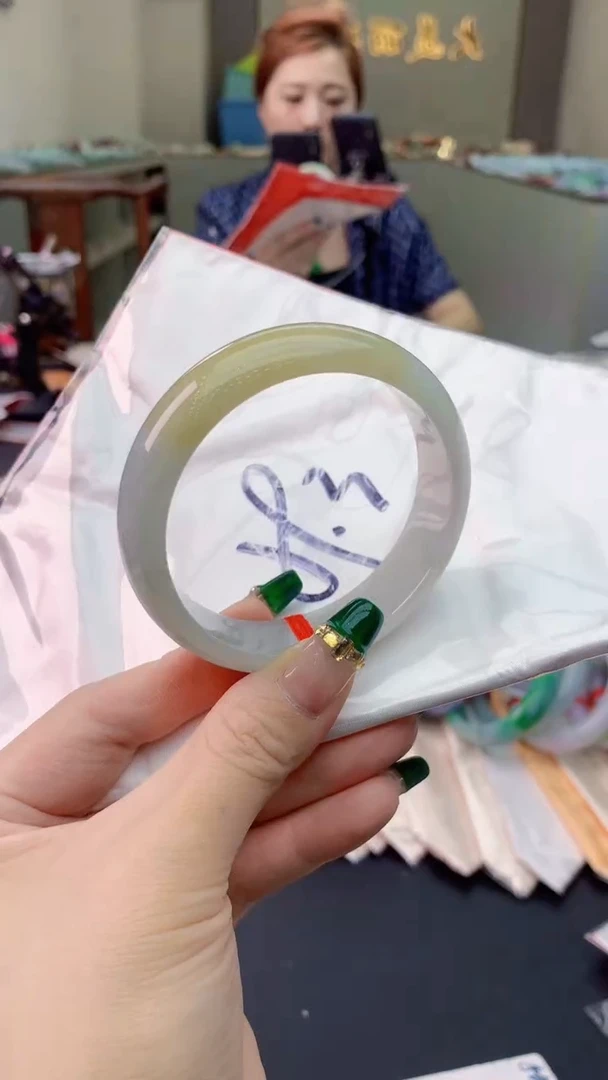 翡翠手镯未镶嵌0868604973