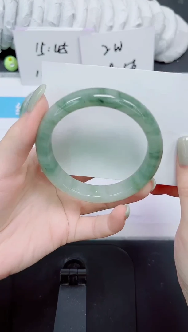 石英质玉未镶嵌手镯133