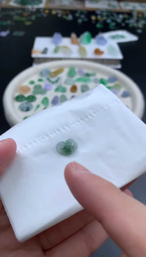 【闪购商品】定制翡翠未镶嵌翡翠