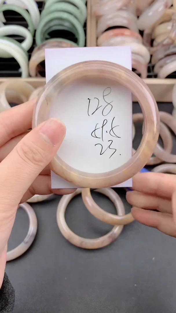 未镶嵌手镯石英质玉128