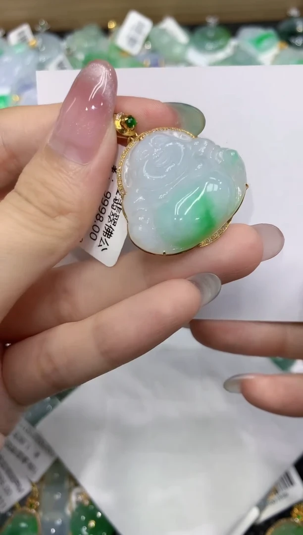 翡翠18K金镶嵌颈饰  111111111111