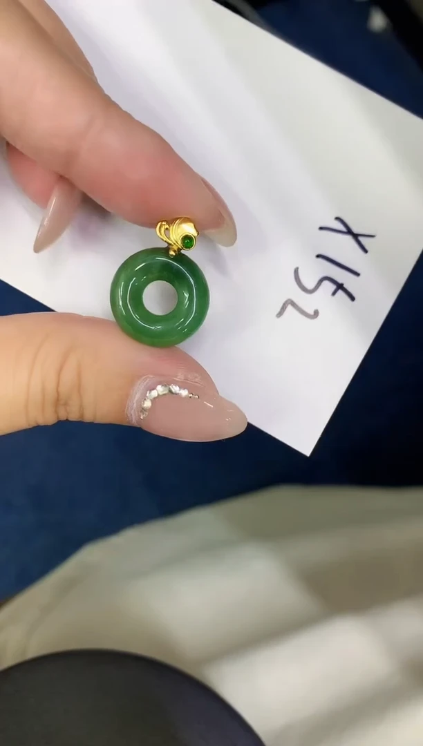 颈饰未镶嵌翡翠缅甸天然翡翠A货