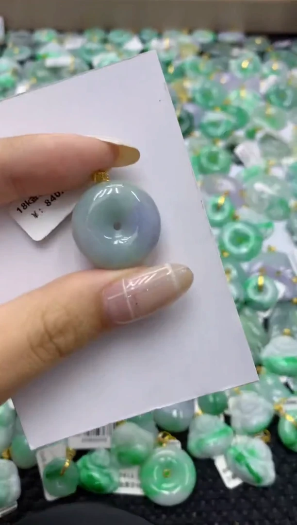 翡翠18K金镶嵌颈饰天然缅甸翡翠A货