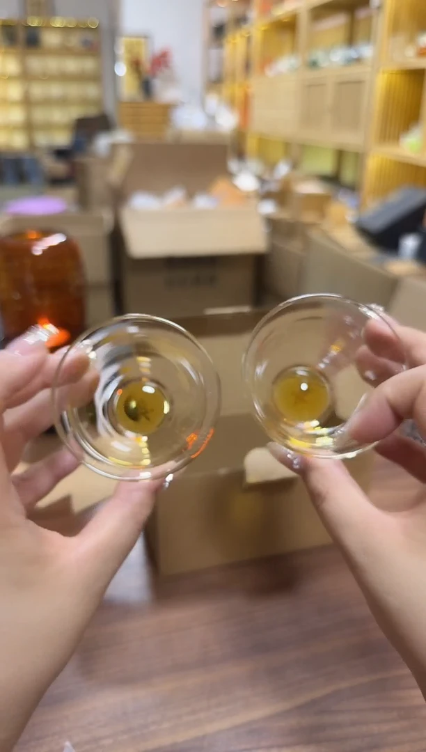 837琥珀色瑞香杯2只