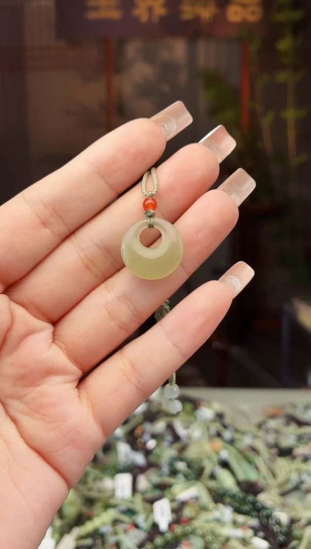 和田玉未镶嵌颈饰拍一发一