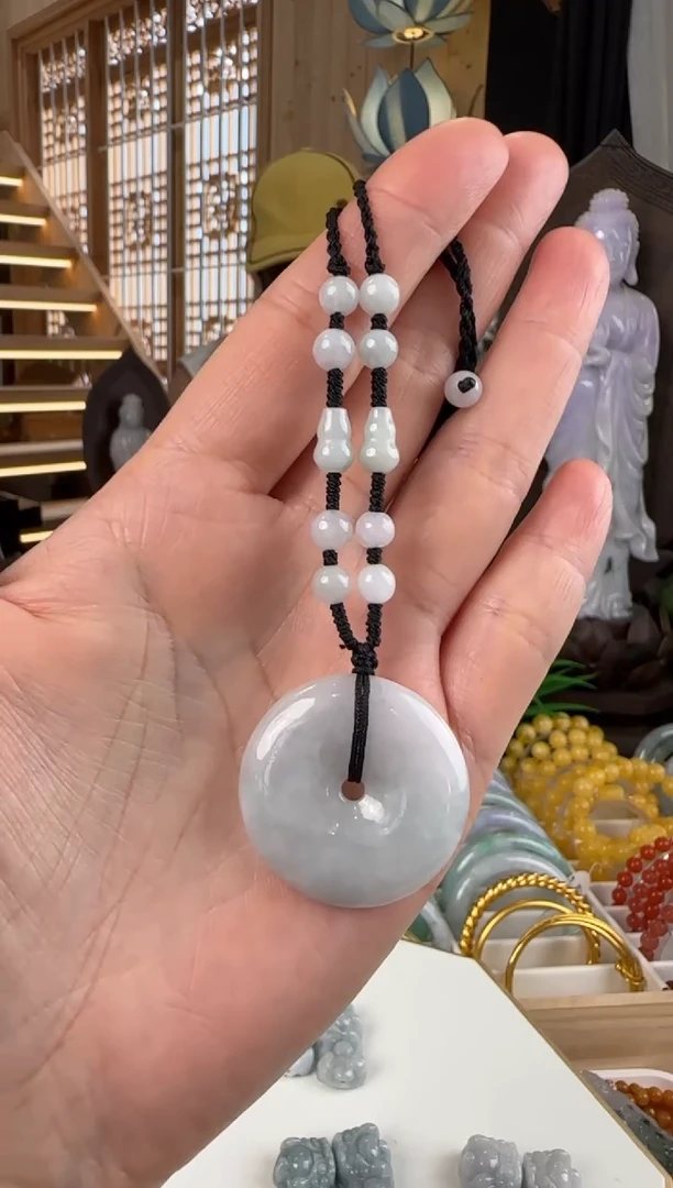 颈饰未镶嵌翡翠吊坠多样性随机发，绳子送