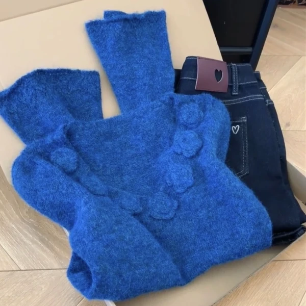 又韩又显气质蓝色小众长袖修身立体花朵毛衣女冬季百搭时尚上衣