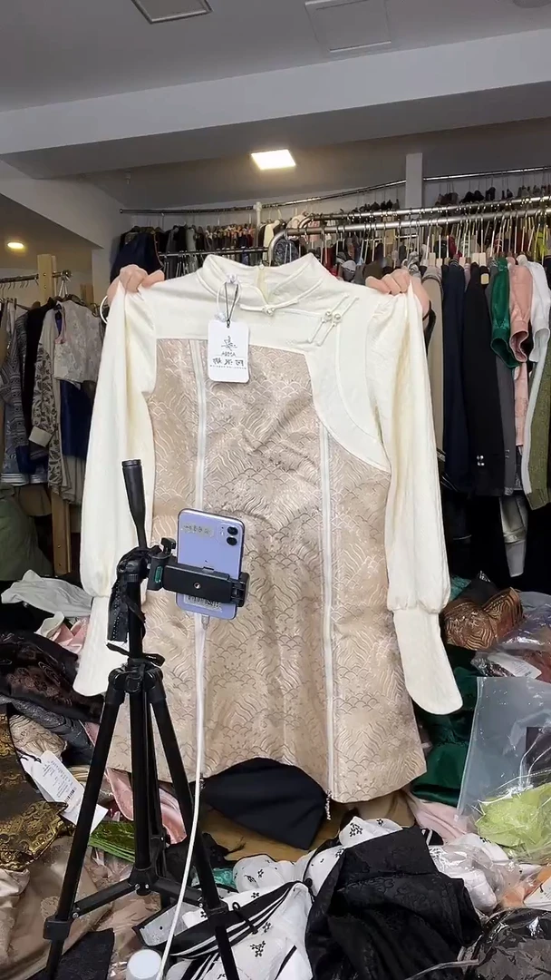 卫衣裙        2XL码    125-135斤