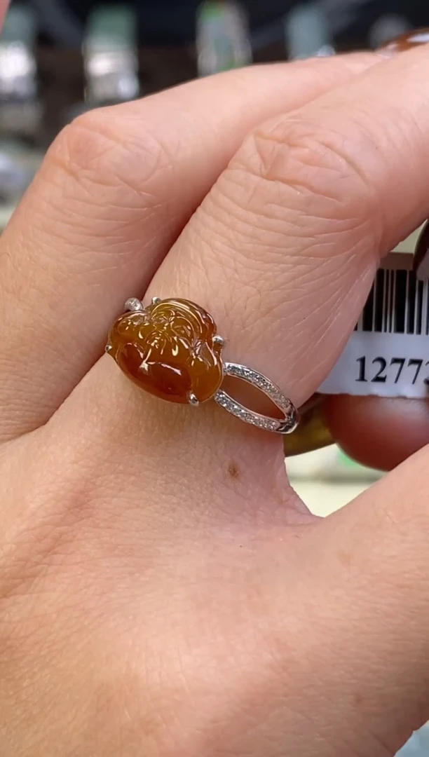 颈饰18K金镶嵌翡翠12773