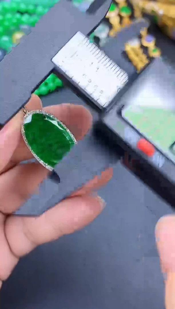 颈饰18K金镶嵌翡翠193-春日珠宝