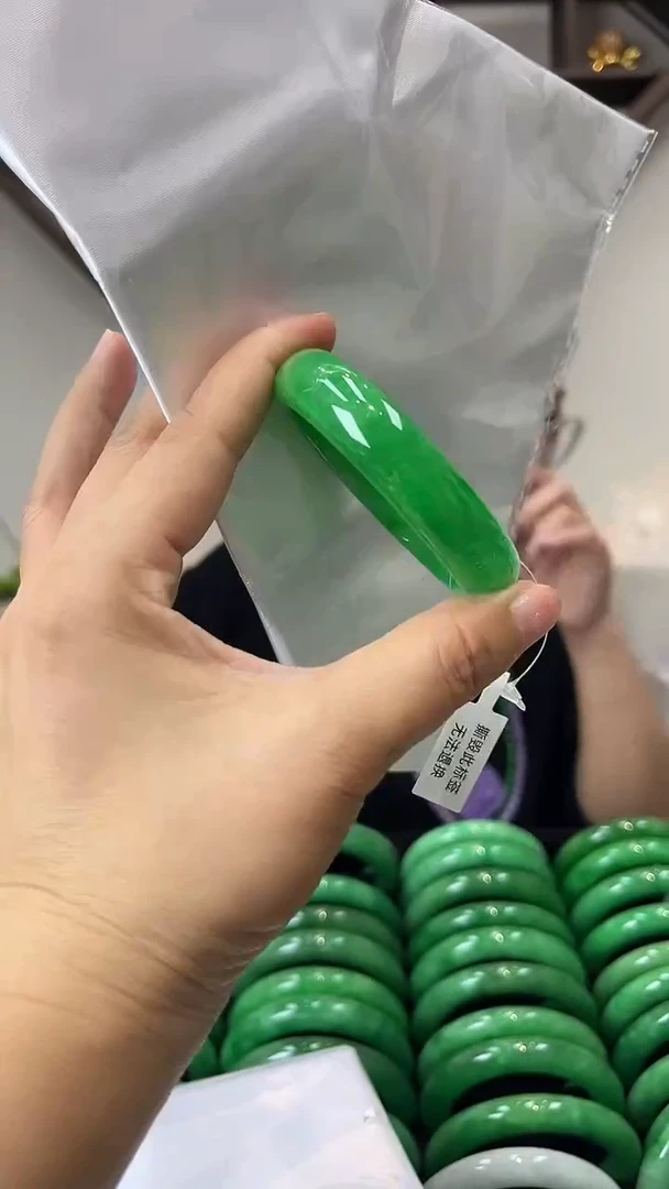 【闪购商品】砖雕a23 圈口52 独货手镯