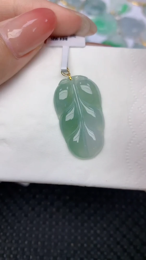 翡翠18K金镶嵌颈饰天然翡翠a货