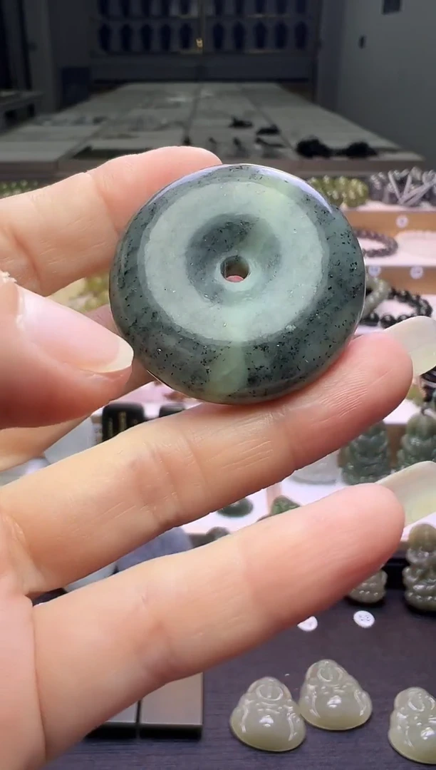 颈饰未镶嵌和田玉87号链接有包容约卡40*11