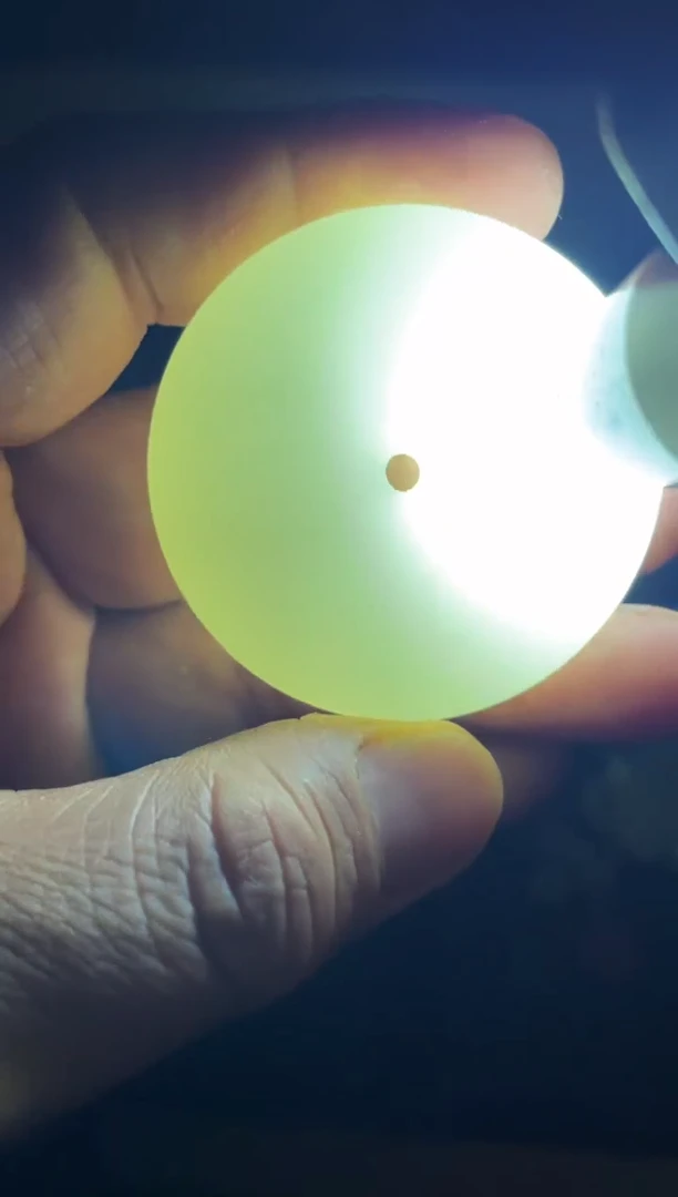 和田玉未镶嵌颈饰羊脂白平安扣1件